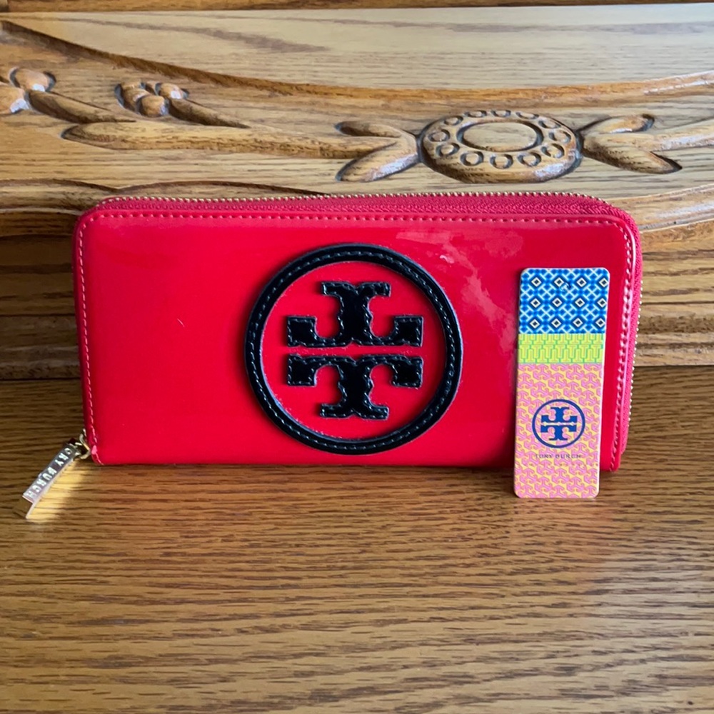 Tory Burch red/black continental full wallet NWT